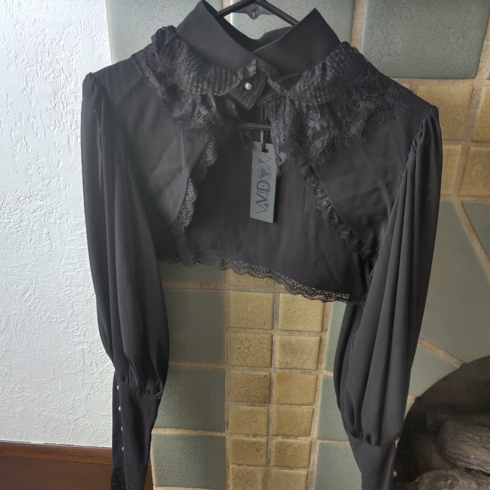 NWT Dolls Kill Widow shrug Size L